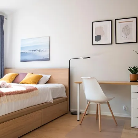 Dream - Mere With 24h Reception