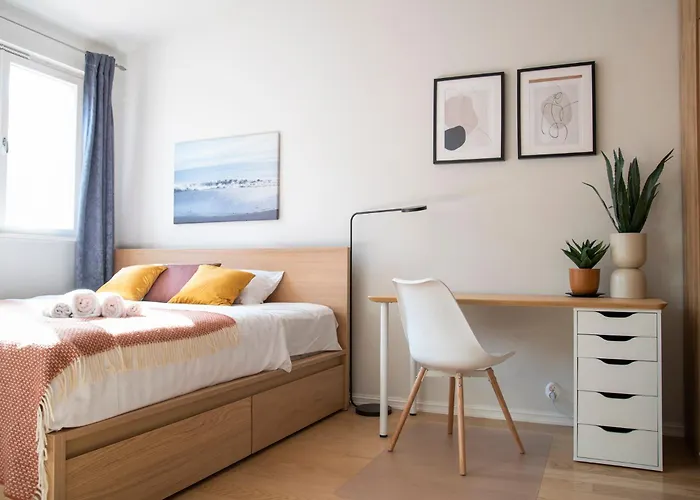 Dream - Mere With 24h Reception