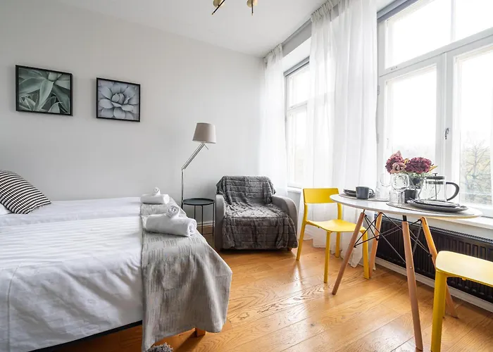 Dream - Mere With 24h Reception