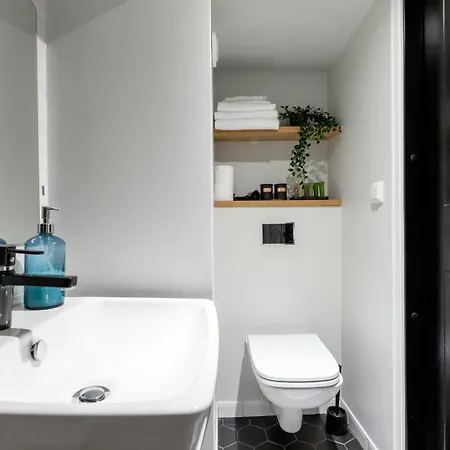 Dream - Mere With 24h Reception